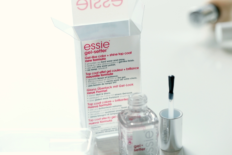essie Gel Setter / Fashion is a party