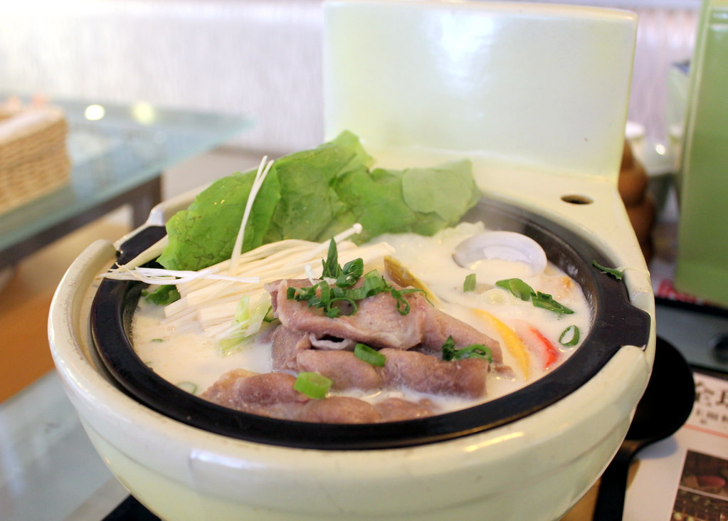 modern-toilet-restaurant-creamy-beef-sukiyaki