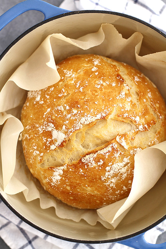 No-Knead Dutch Oven Bread | girlversusdough.com @girlversusdough