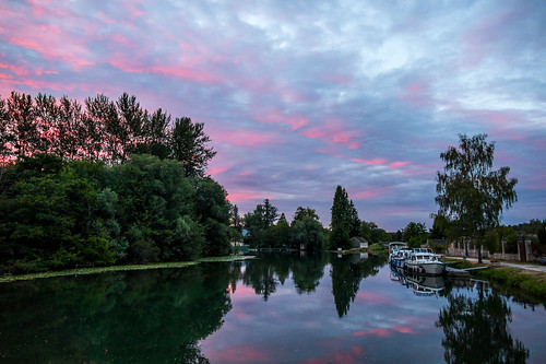 sunset sky france reflections boats burgundy canaldunivernais riveryonne maillylaville