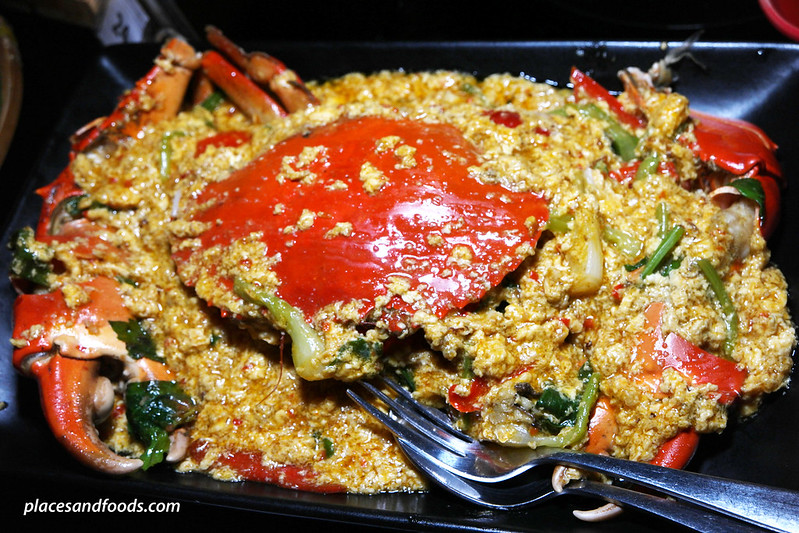 Savoey stir fried curry crab