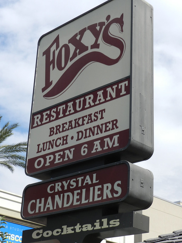 Foxy's Restaurant Glendale CA Photos by Keith Valcourt for RetroRoadmap.com