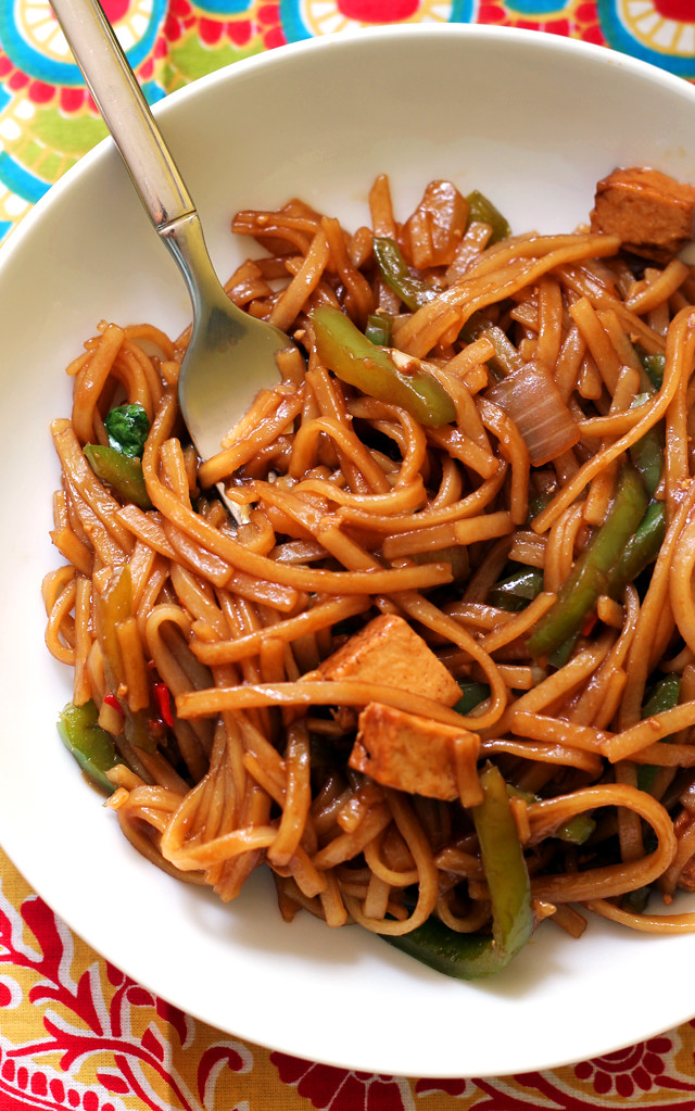 Pad Kee Mao (Spicy Thai Noodles with Peppers) | Joanne ...