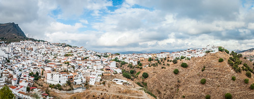 christmas city houses homes vacation panorama cliff sun white holiday mountains streets castle blanco sol architecture clouds lens photography soleil town spain alley nikon europa europe foto fotografie view pueblo wolken sigma sunny wideangle andalucia hills espana vista nikkor andalusia 1020 narrow zon architectuur spanje stiched huizen klif guadalhorce stijl rivier 2015 objective straten spaans groothoek smalle straatjes morish andalucie nauwe