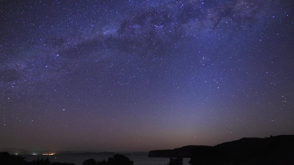 Milkyway + Alpha Capricornid Meteor over Lake Taupo !