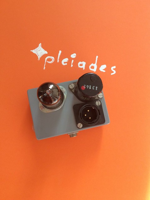 Pleiades ECC82 battery powered electron tube microphone pre preamplifier or DI top