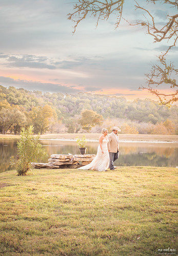 wedding hillcountry texas cowboy cowgirl western nikon macphun lightroom rustic rusticwedding outdoor sunset