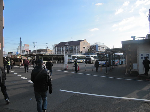 東中山駅から中山競馬場へのバス乗り場