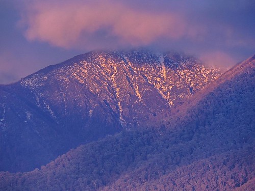 winter light sunset cloud mountain snow weather clouds forest spur nikon australia victoria alpine vic mtbeauty tawonga northeastvictoria mtbogong kiewavalley sullivanslookout mountbeauty mountbogong nikoncoolpixp600 nikonp600 phunnyfotos
