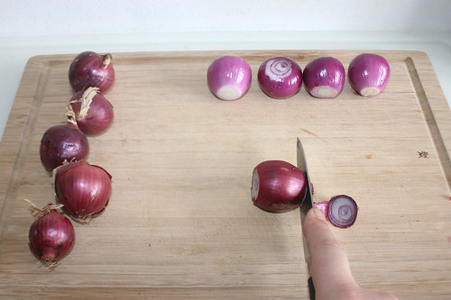 44 - Zwiebeln schälen / Peel onions