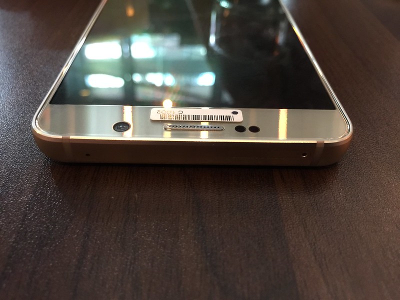 Samsung Galaxy Note 5 - Top