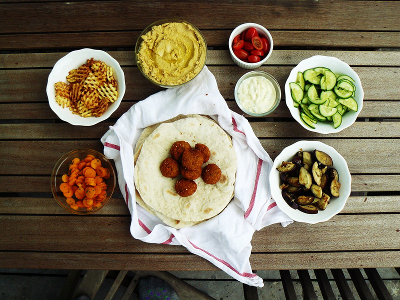 Flatbread with falafel and toppings