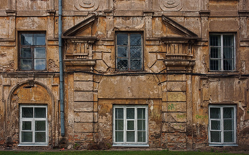 windows oldtown lithuania vilnius rundown lietuva