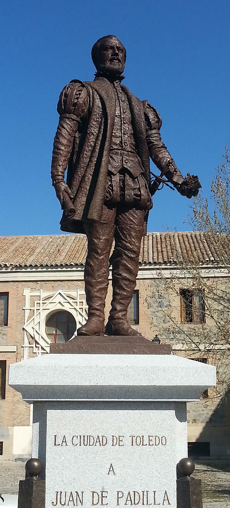 Escultura en bronce de Juan de Padilla, obra del escultor toledano Julio Martín de Vidales