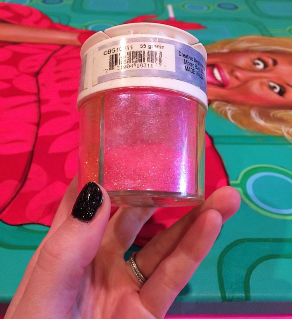 Phyllis is getting the glitter treatment today. And I'm dangerously close to running out of my favorite neon glitter! 😿