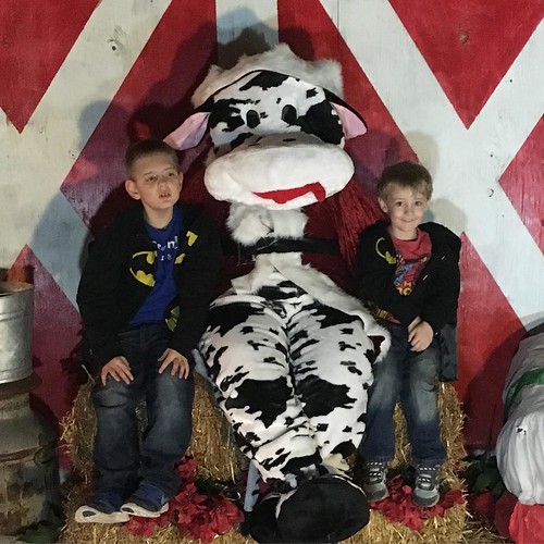 Traditional visit to #superstitionfarms #mooeychristmas #family #christmas #reasonfortheseason #ourowntraditions