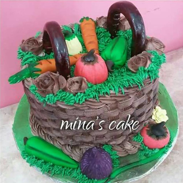 Cake by Mina's CAKE