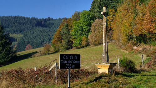 croix beaujolais saintappolinaire automne