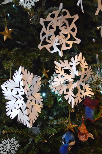 Let's make paper snowflakes http://evinok.com/?p=8462
