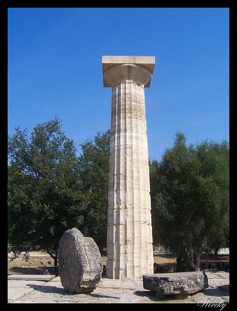 Grecia Olimpia Delfos - Columna del Templo de Zeus