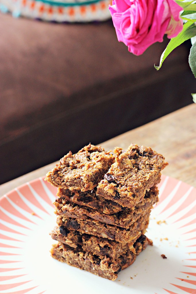Gluten free vegan date and oat cereal bars recipe the little magpie 1
