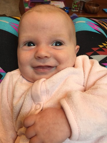 Eleanor 6 weeks - SMILING!