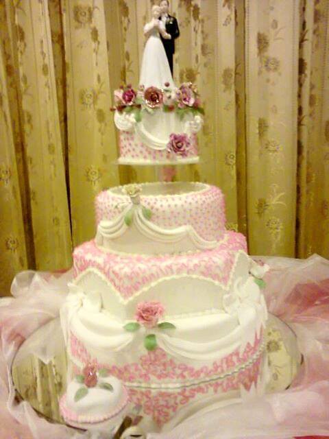 Wedding Cake by Chandima Kalinga