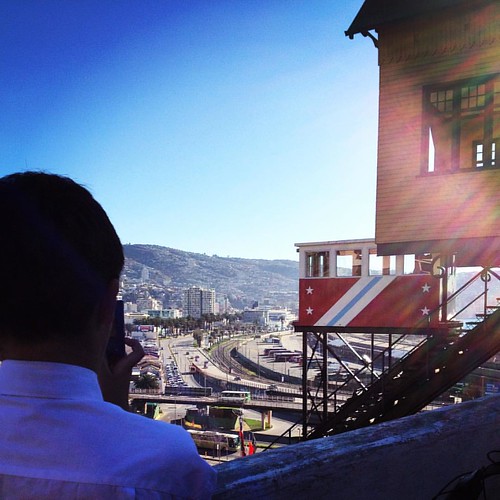 Fotografiando el Ascensor Barón #Valparaíso #Chile #TallerPeriodismo #Murialdo
