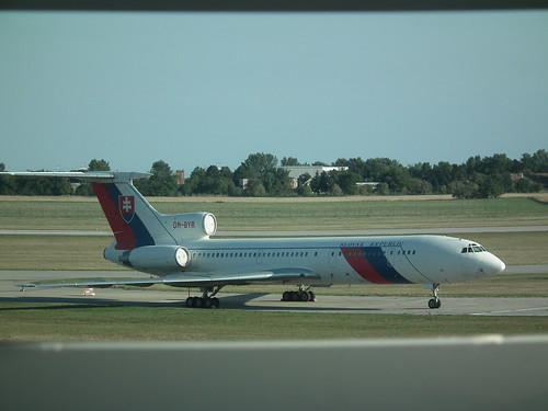 OM-BYR Tu-154 Bratislava 22-9-15