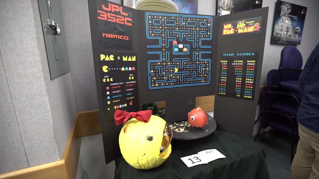 A pumpkin Ms. Pacman