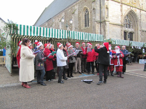 Chants de Noël 19 décembre 2015 place de l'église Illiers-Combray