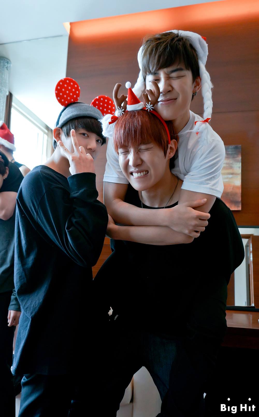 Picture/FB Starcast Bangtan Room / Summer Christmas Chapter 141220