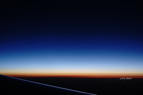飛機上看日出