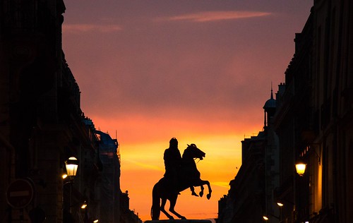 horse paris france silhouette statue sunrise dawn louisxiv luisxiv placedesvictories