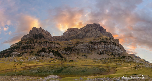 sunset lake lago huesca otoño pyrenees autunm pirineo 2015 ibón piedrafita valledetena
