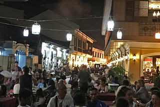 Vigan - Calle Crisologo evening crowd