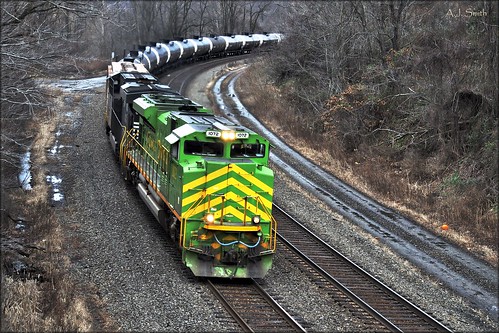 railroad heritage train illinois pittsburgh tank pennsylvania norfolk terminal line southern oil curve torrance emd sd70ace