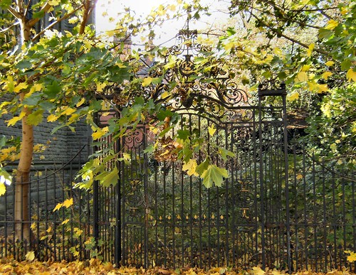 gate derbyshire churchyard ironwork derby stwerburgh