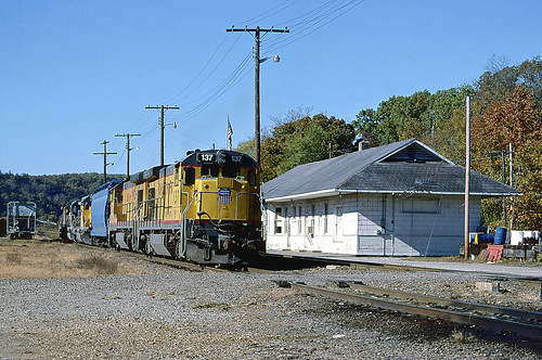up b237 137 ge locomotive railroad cotter chz