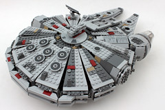 LEGO Star Wars: The Force Awakens Millennium Falcon (75105)