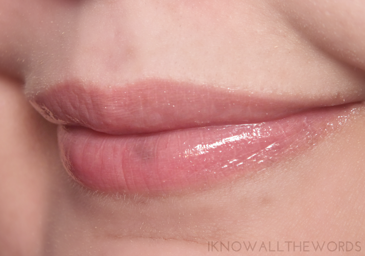 Burberry Kisses Gloss no. 25 Nude Pink (1)