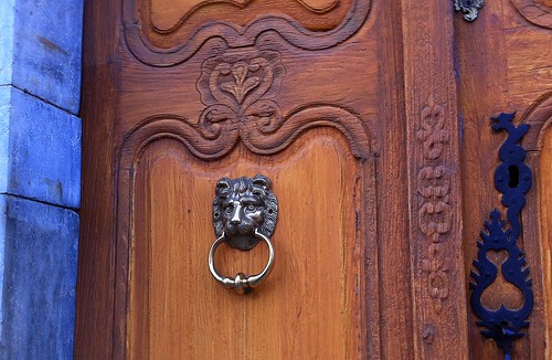 door wood blue bleu copper knocker porte bois cuivre heurtoir