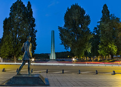Monument au cinquante otages de nuit - monument to the fifty hostages by night