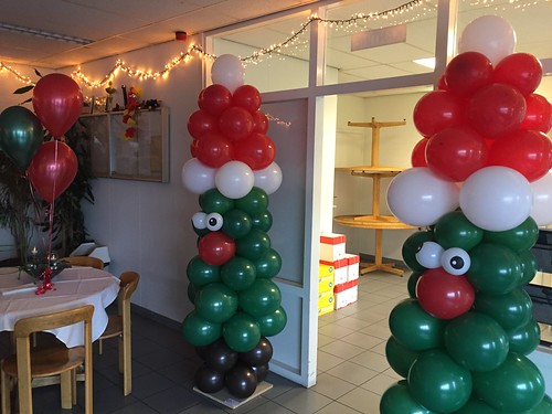 Ballonpilaar Kerstboom Sulzer Turbo Services Rotterdam