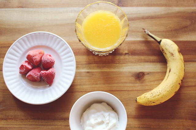greek yogurt 52 ways: # 23 ina garten's orange banana smoothie