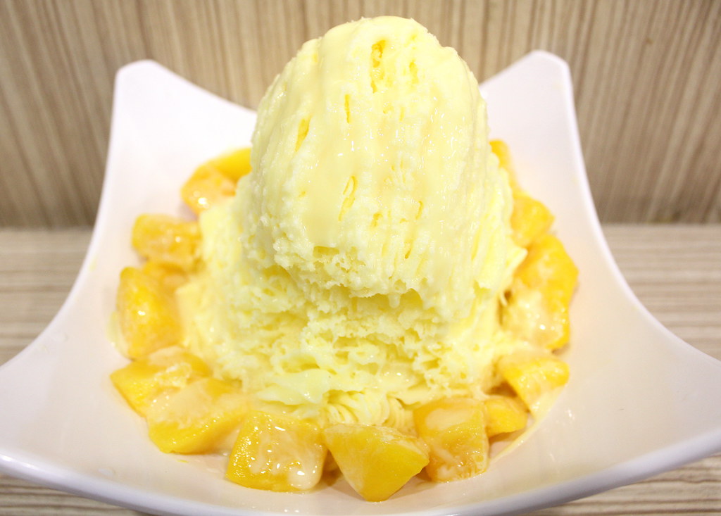 shilin-night-market-mango-shaved-ice-dessert