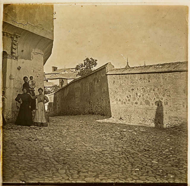 Corredorcillo de San Bartolomé hacia 1895. Parte de una foto estereoscópica, colección Luis Alba