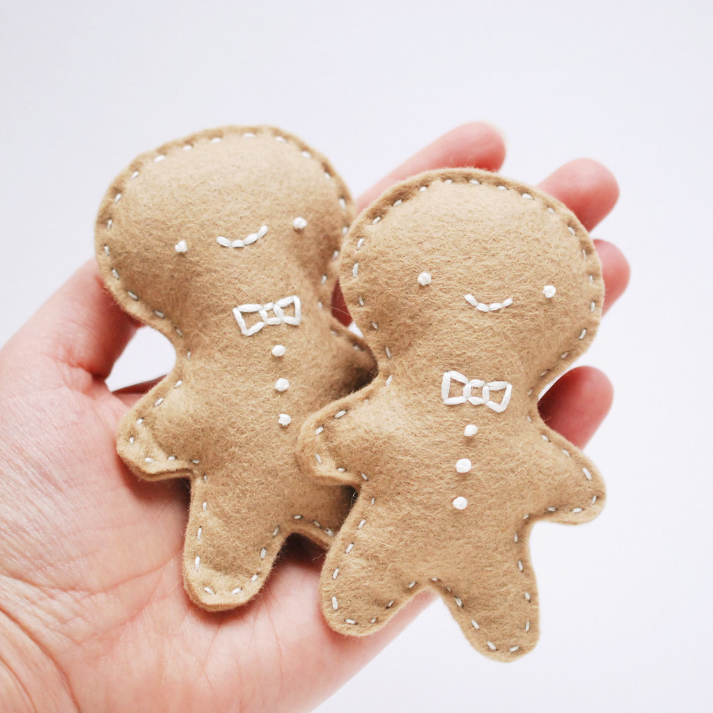 Gingerbread Handwarmers