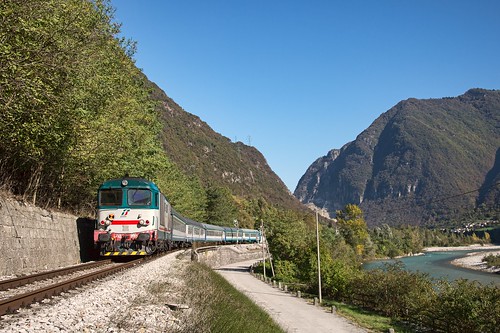 nikon df italia rail railway bahn treno quero trenitalia ferrovia veneto regionale locomotiva 24120 d445 paolobrocchetti