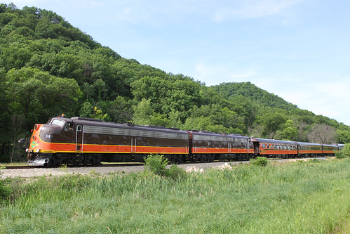 railroad train railway locomotive passenger railfan e8 emd eunit slrg e8a iowapacific